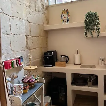 Zorah Lecce